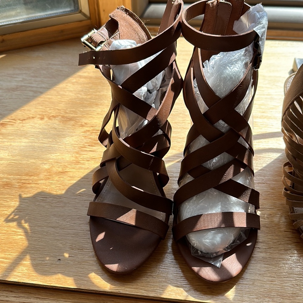 Summer Sandals Sz 9 Brand New!! Set of 3!! - Picture 2 of 7